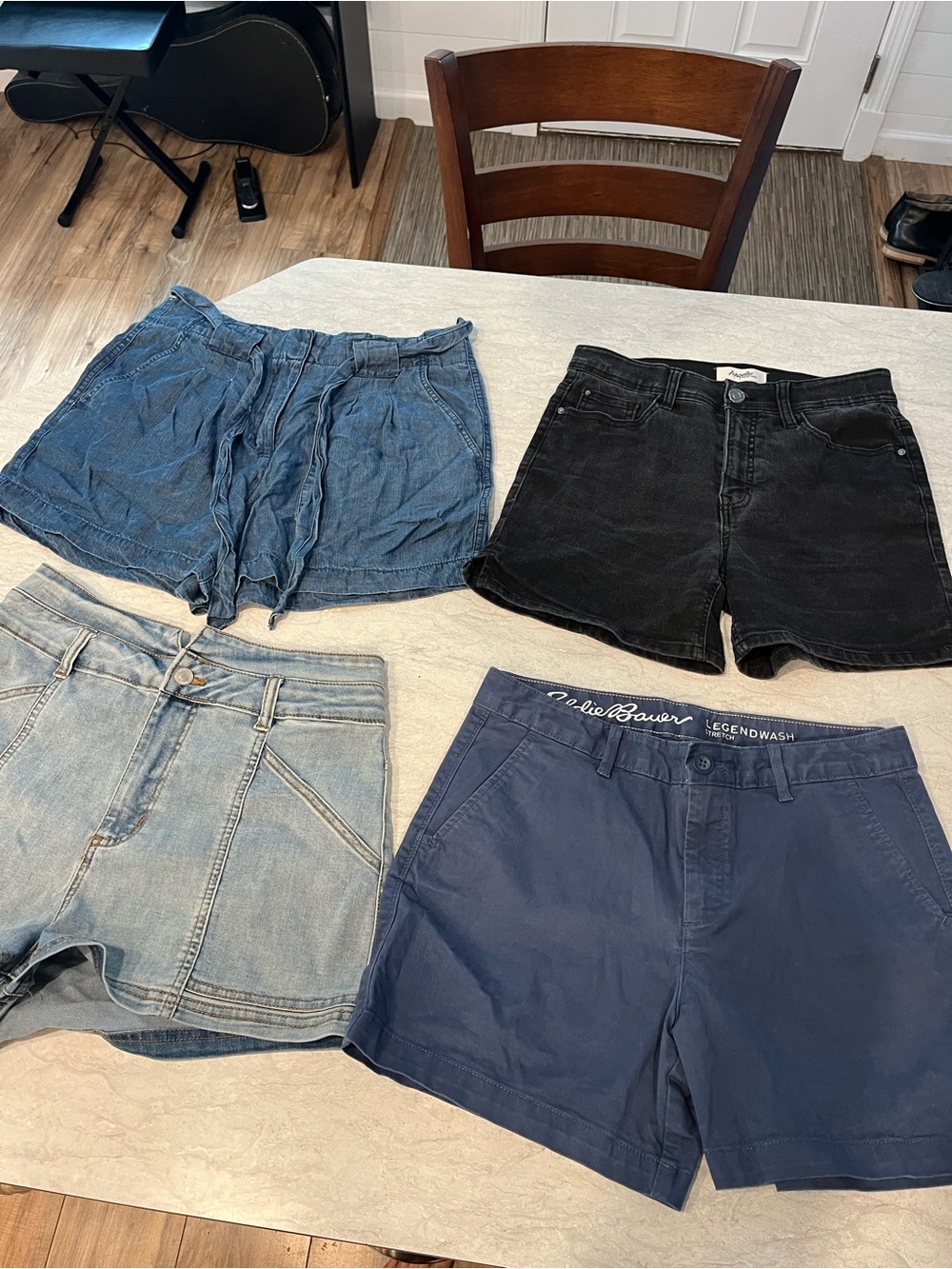 Lot of 4 Women’s Medium Shorts Various brands and sizes